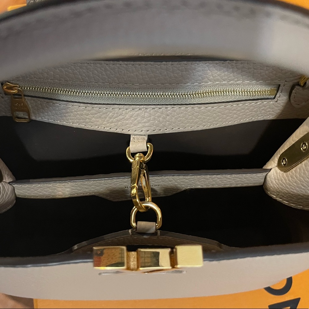Louis Vuitton Capucine BB Taurillon Leather Iconic Bag Purse Taupe Galet Pebble - Picture 14 of 15